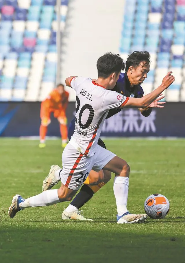 星空体育平台包含赛前广东宏远迎来里程碑：中超节点到来，信心回归，身体对抗强度拉满的词条