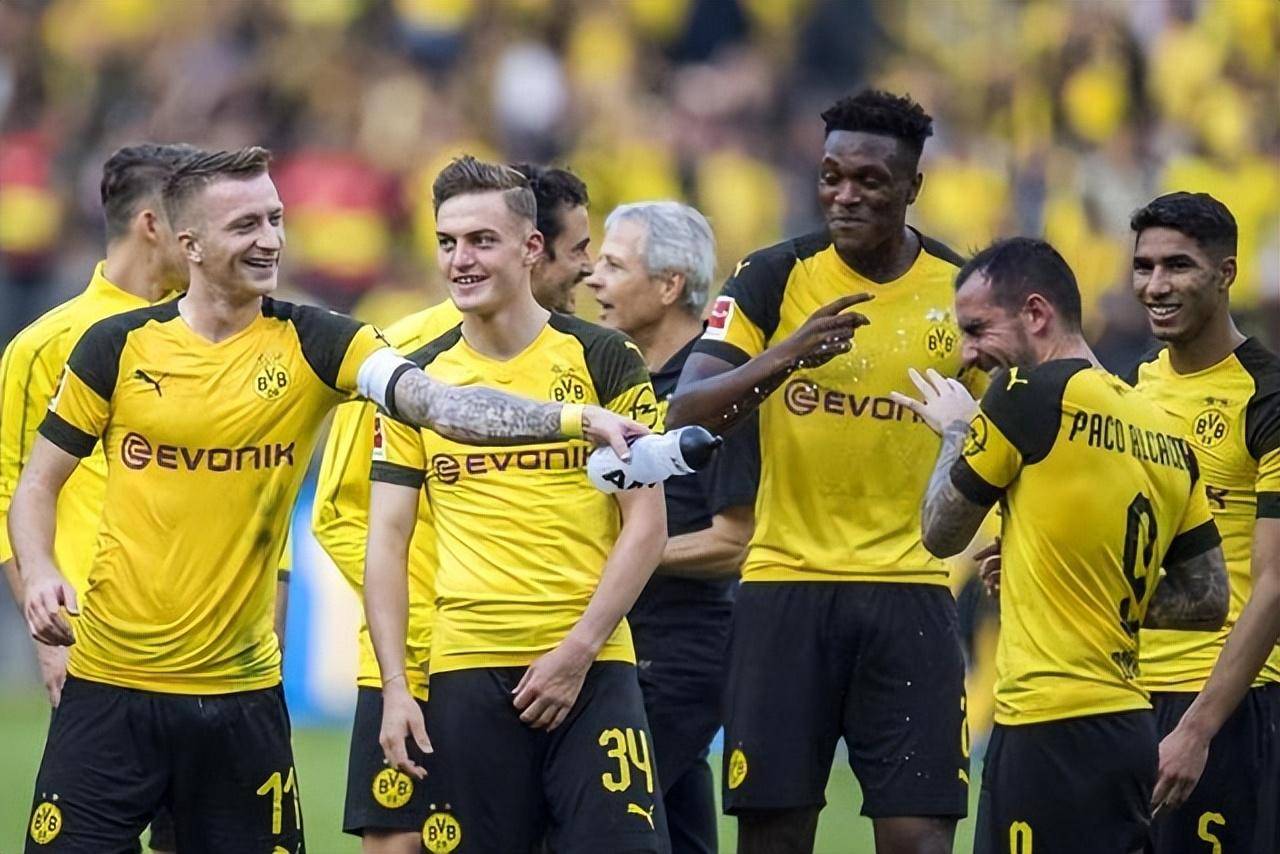 星空体育关于多特蒙德训练开放日，冲刺阶段内部沟通引欢呼，德国杯在即，资深球员宣示担当的信息