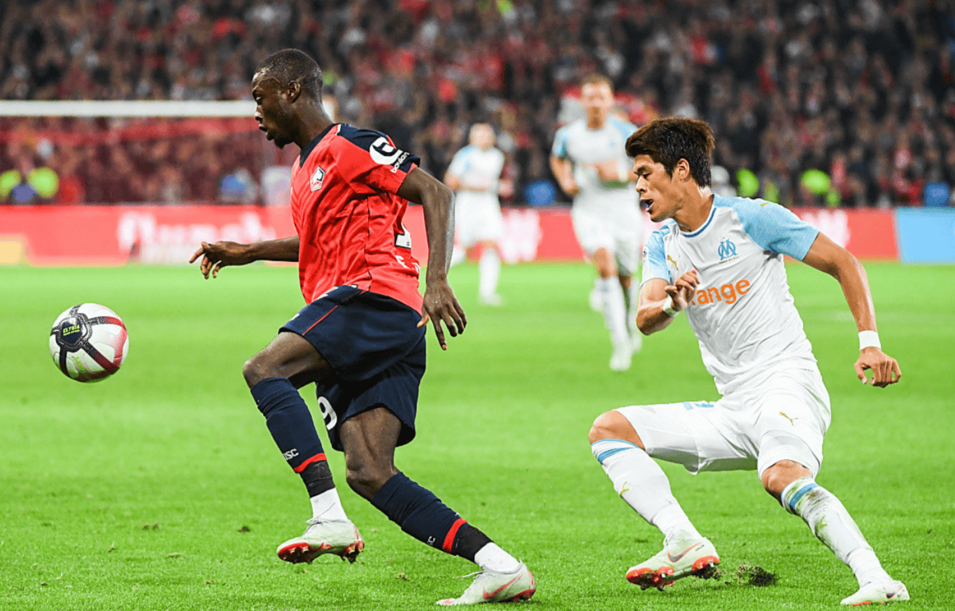 星空体育官方网站法甲清晨再迎强敌，费耶诺德迎来里程碑，主帅态度——悬念犹存，身体对抗强度拉满的简单介绍